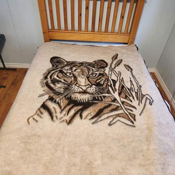 Vintage Other - Vintage Tiger Blanket Twin Size Faux Mink Fleece Soft Plush Brown Throw 1990s